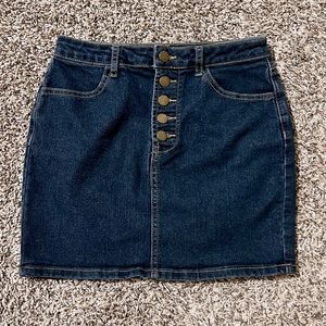 Forever 21 Size S Gently worn 5 button closure Denim Skirt